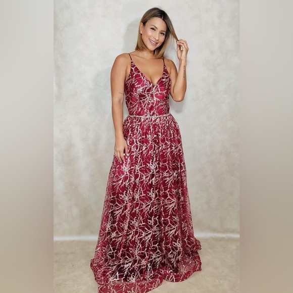 Soiéblu Dresses & Skirts - Soiéblu Burgundy Sequin Lace Formal Dress XS Prom Wedding Guest brand new